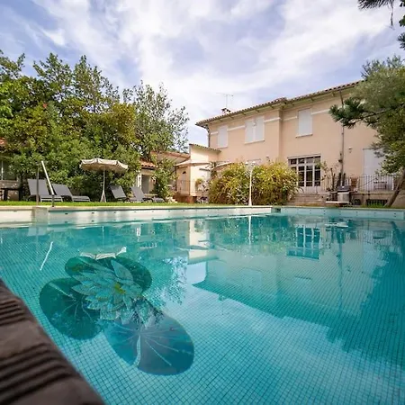 Tout Equipes Climatises Piscine Et Jardin Apartamento