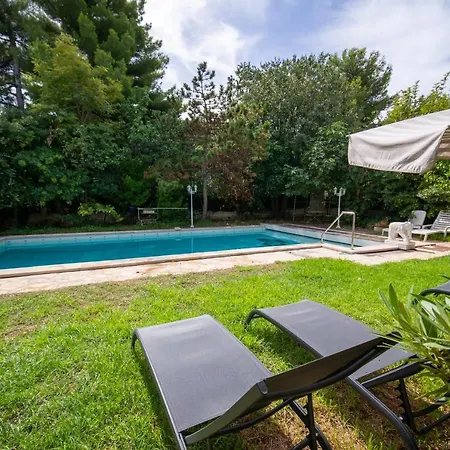 Tout Equipes Climatises Piscine Et Jardin *